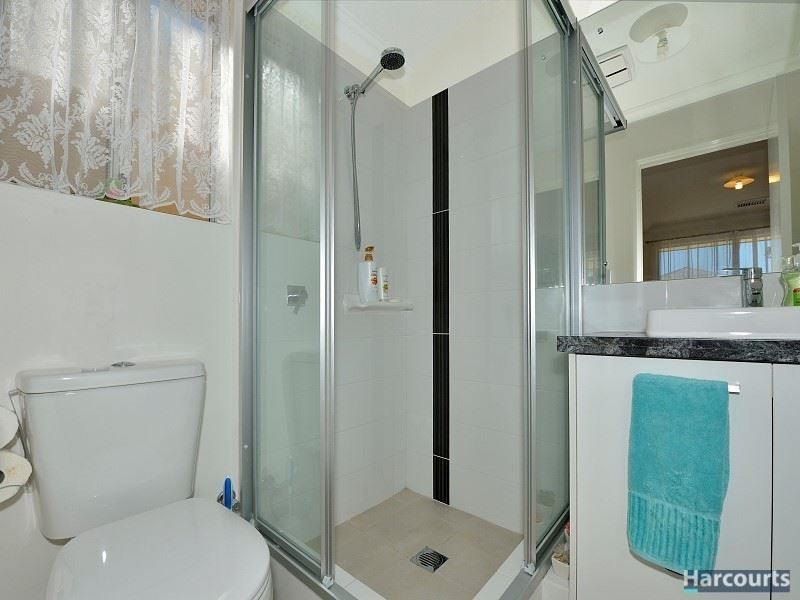 14 Rowan Way, Lakelands WA 6180