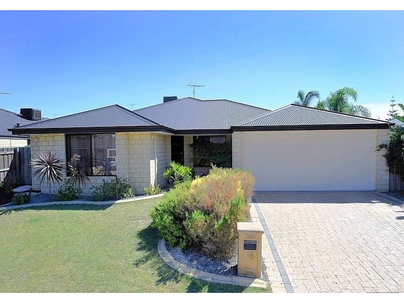 12 Bethel Corner, Halls Head WA 6210