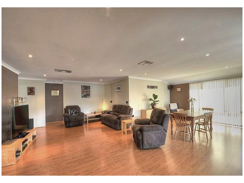 12 Bethel Corner, Halls Head WA 6210