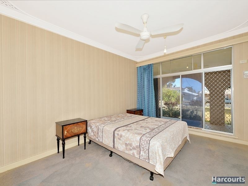 25 Perseus Road, Silver Sands WA 6210