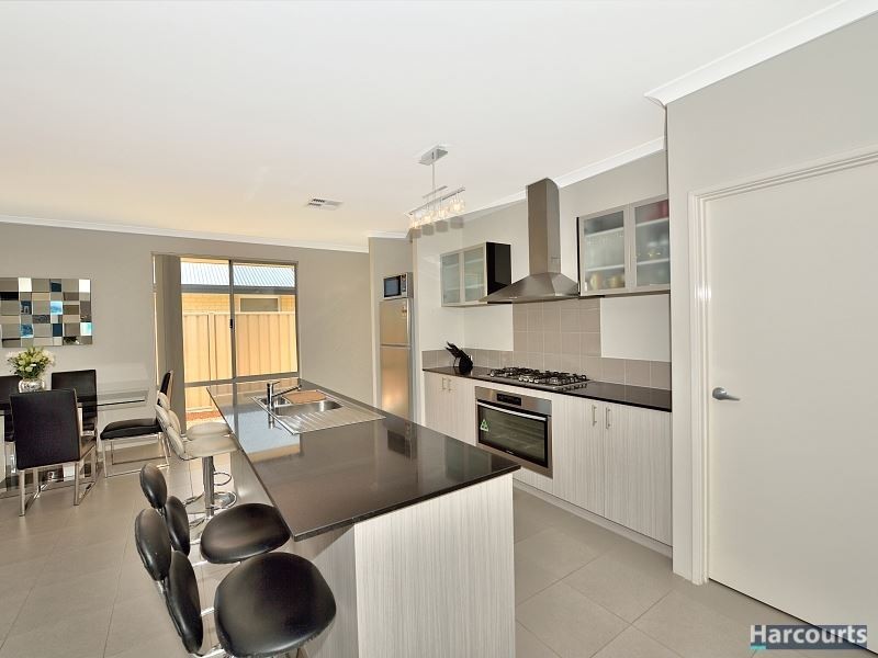 24 Longmeadow Vista, Meadow Springs WA 6210