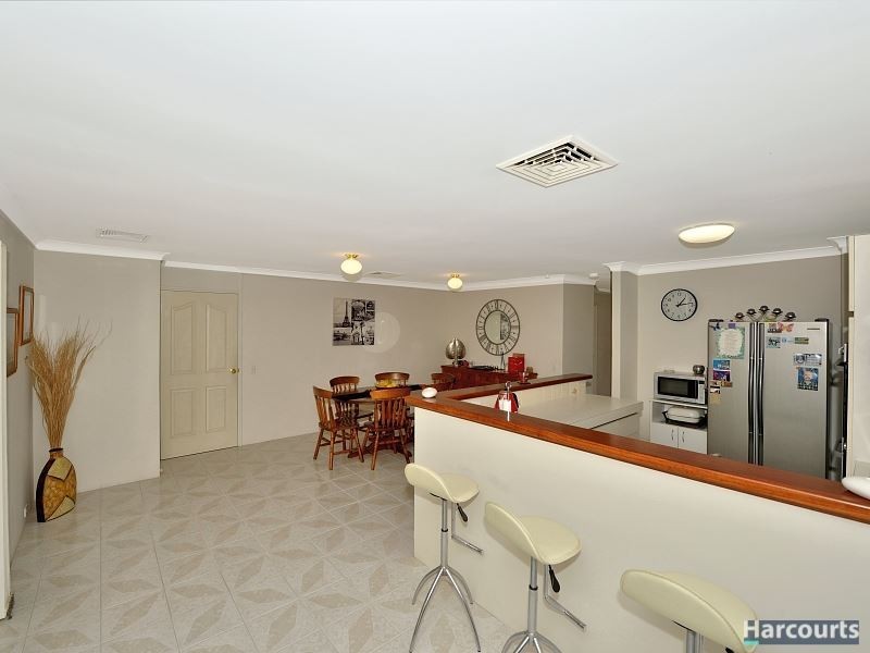 52 Blackwood Parade, Dudley Park WA 6210