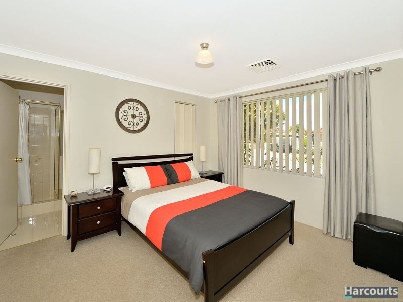 52 Blackwood Parade, Dudley Park WA 6210