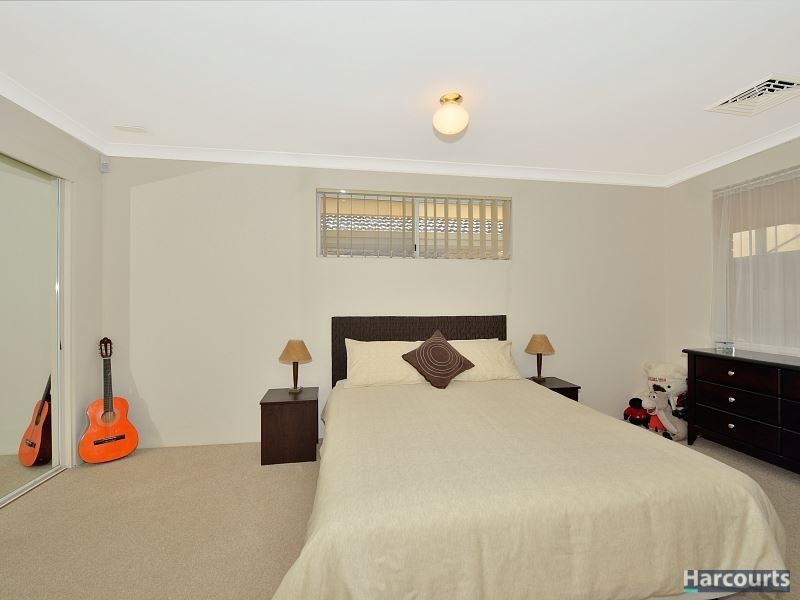 52 Blackwood Parade, Dudley Park WA 6210