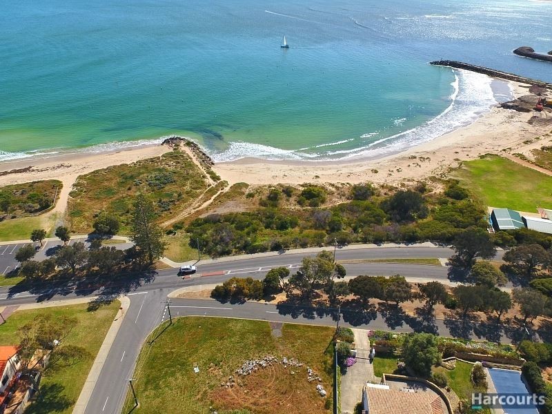 1 Janis Street, Halls Head WA 6210