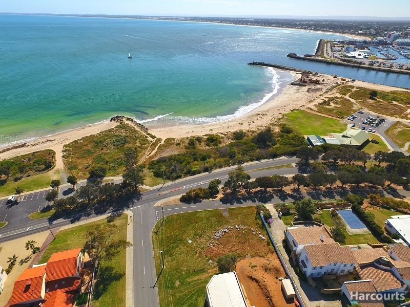 1 Janis Street, Halls Head WA 6210