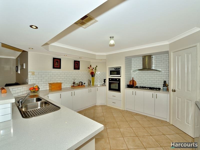 3 Tingle Way, Halls Head WA 6210