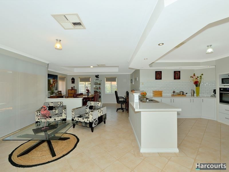 3 Tingle Way, Halls Head WA 6210