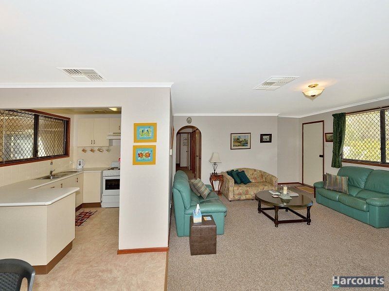 11 William Road, Coodanup WA 6210