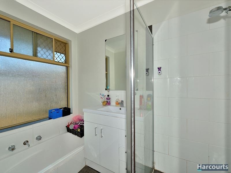 8 Selwyn Rise, Greenfields WA 6210