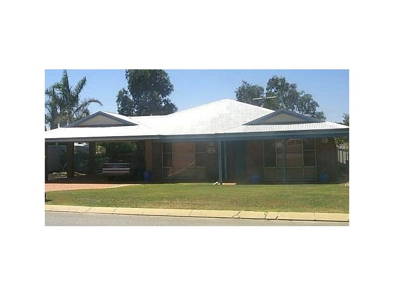 2 Muntries Place, Halls Head WA 6210