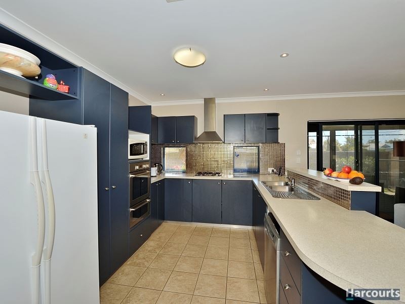 27 Hudson Drive, Dudley Park WA 6210