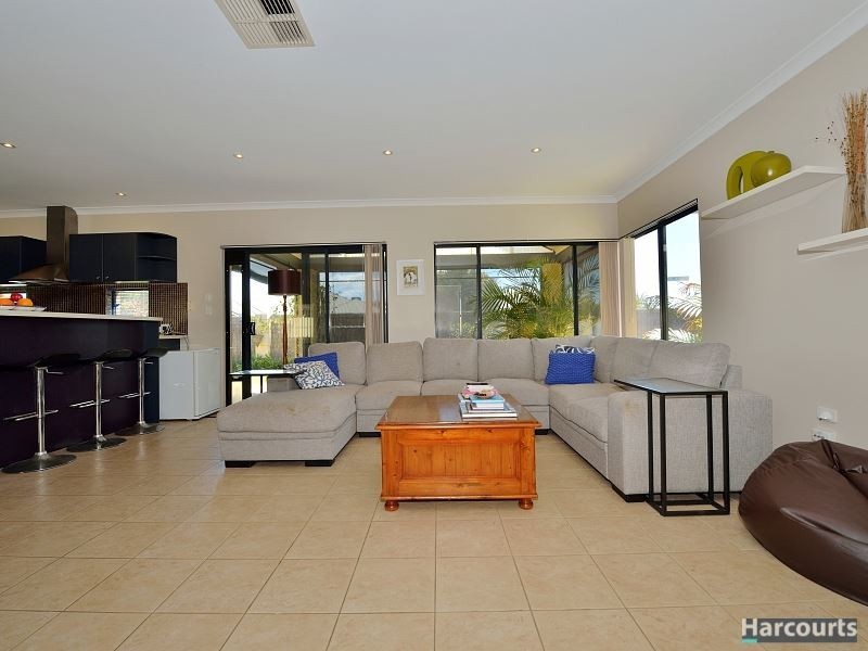 27 Hudson Drive, Dudley Park WA 6210