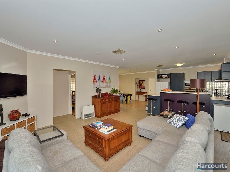 27 Hudson Drive, Dudley Park WA 6210