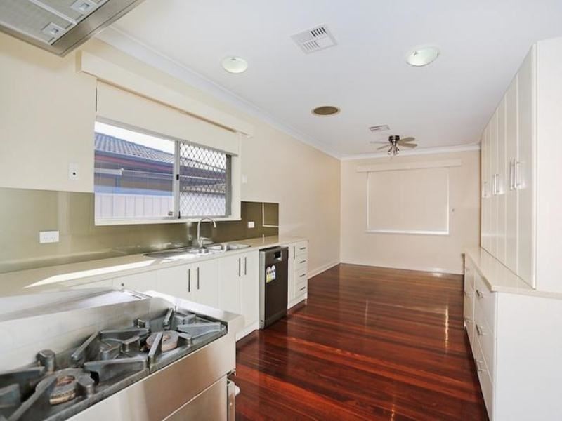 7 Comet Street, Dudley Park WA 6210