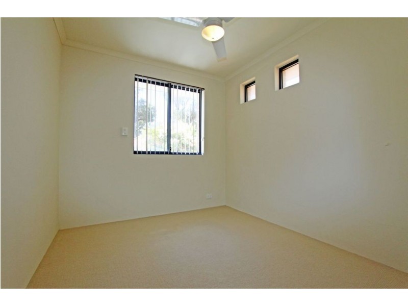 13/1 Mariners Cove Drive, Dudley Park WA 6210