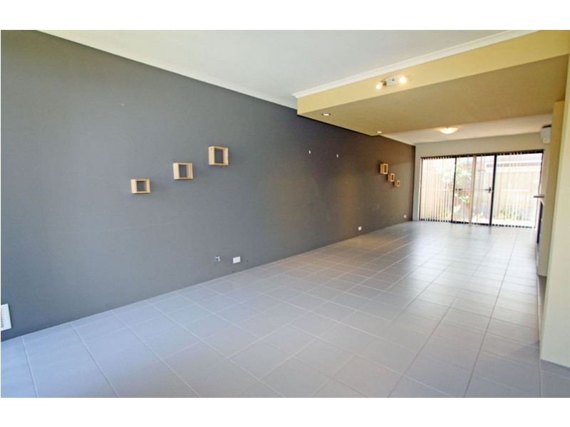 13/1 Mariners Cove Drive, Dudley Park WA 6210