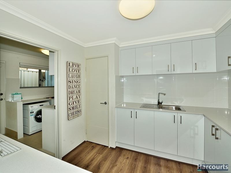 15 Pinehurst Loop, Meadow Springs WA 6210