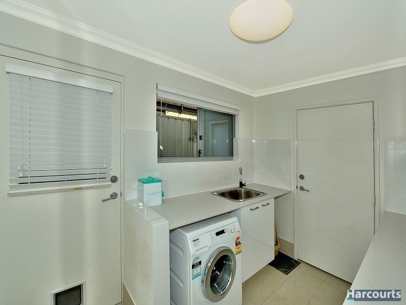 15 Pinehurst Loop, Meadow Springs WA 6210