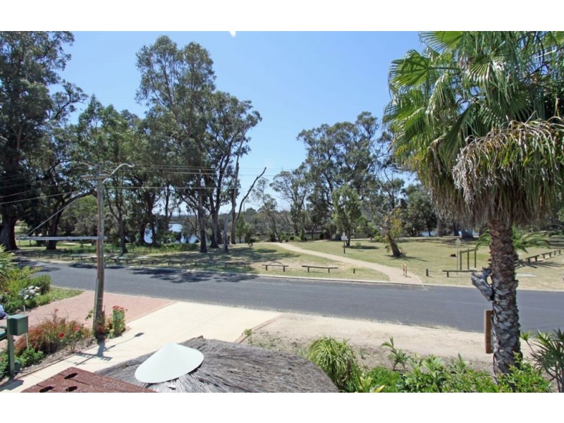 14 Redcliff Road, Greenfields WA 6210