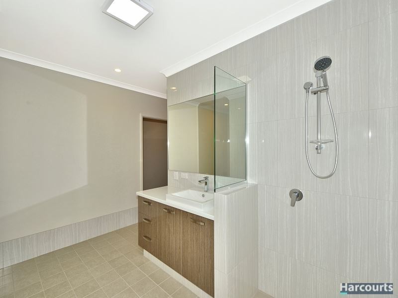 20 Wanjeep Street, Dudley Park WA 6210