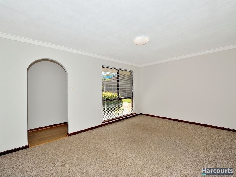 2/9 Columbia Close, Halls Head WA 6210