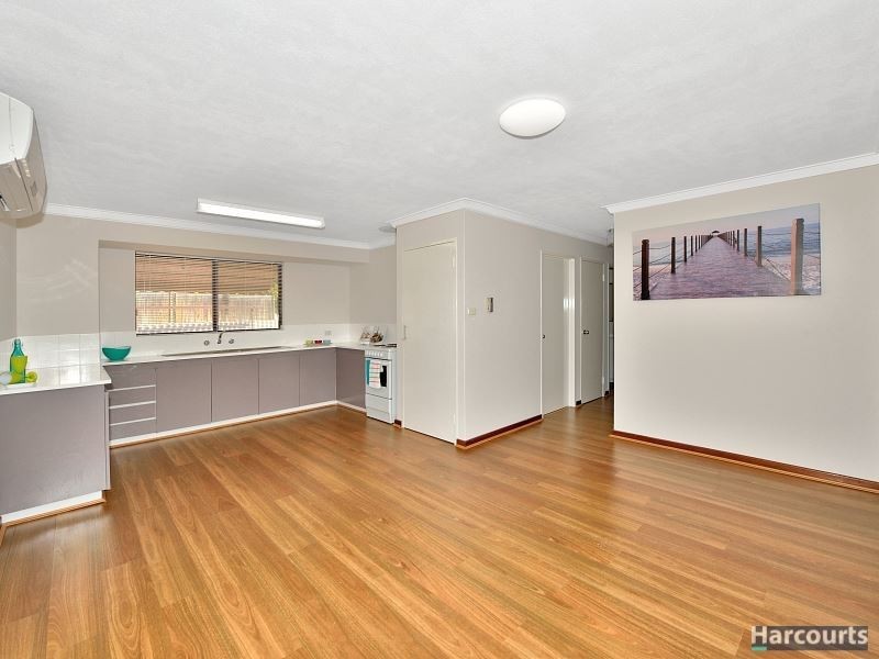 2/9 Columbia Close, Halls Head WA 6210