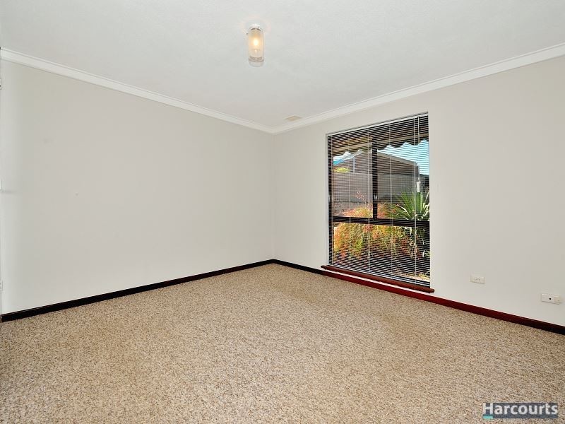 2/9 Columbia Close, Halls Head WA 6210