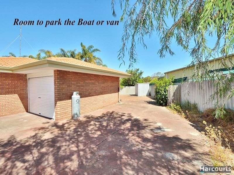 2/9 Columbia Close, Halls Head WA 6210