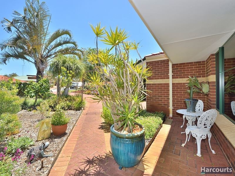 4 Rosebud Place, Halls Head WA 6210