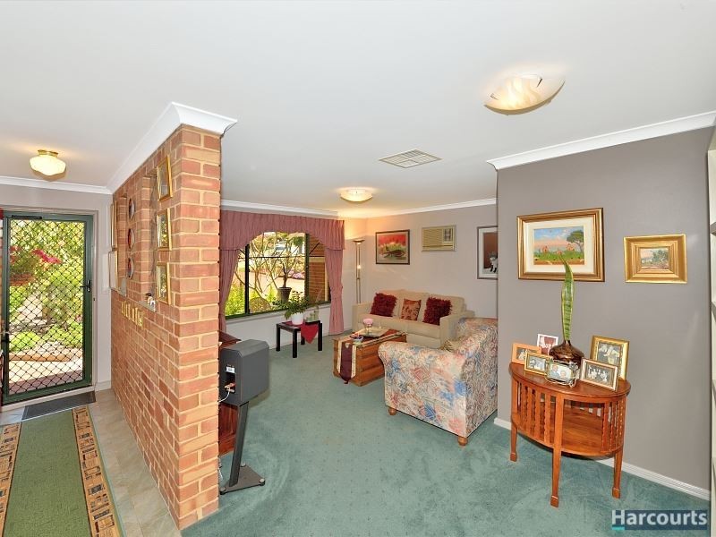 4 Rosebud Place, Halls Head WA 6210