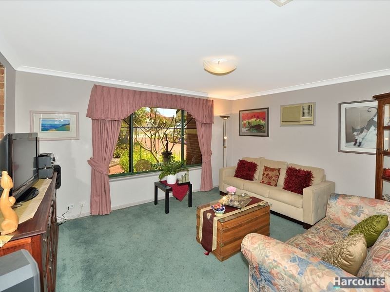 4 Rosebud Place, Halls Head WA 6210