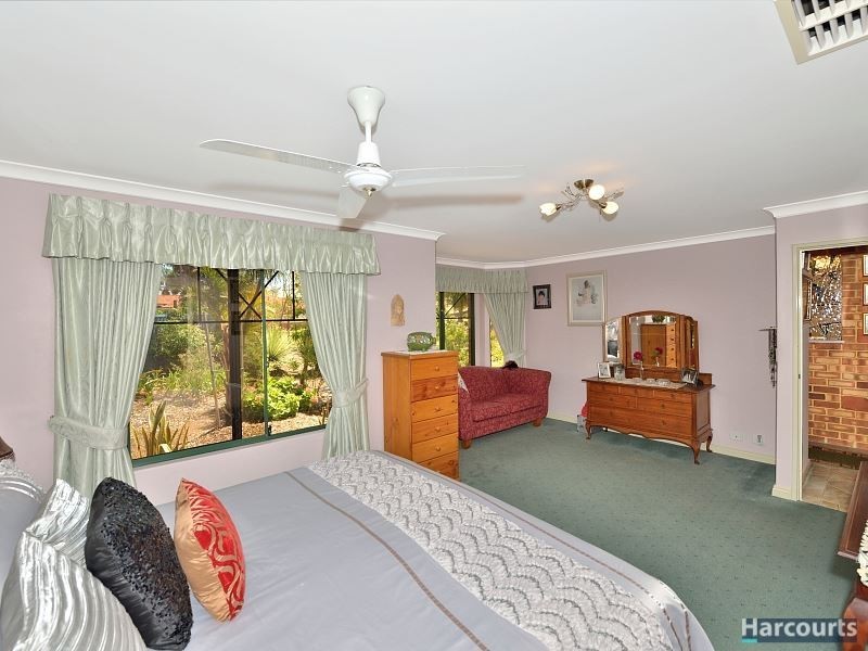 4 Rosebud Place, Halls Head WA 6210