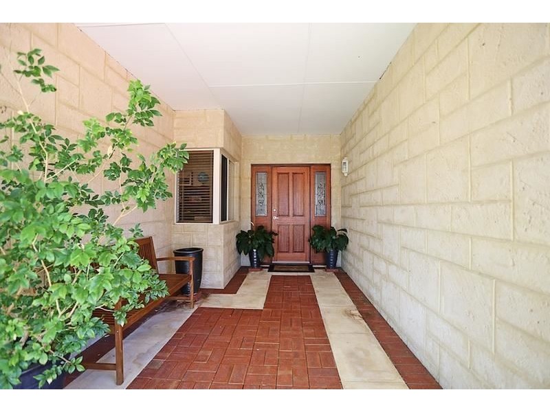 12 Jacaranda Drive, North Yunderup WA 6208