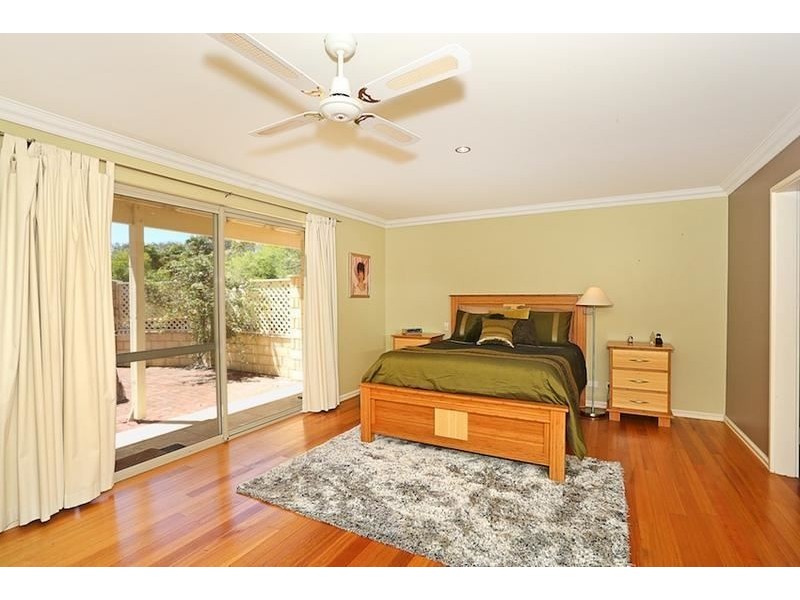 12 Jacaranda Drive, North Yunderup WA 6208