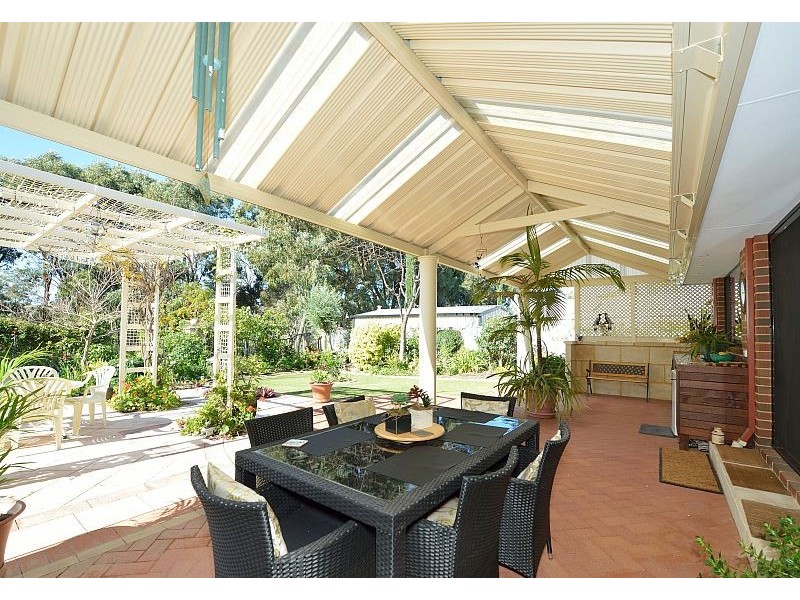 5 Brae Lane, Meadow Springs WA 6210