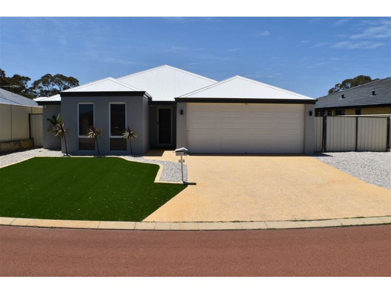 16 Chalice Rise, Lakelands WA 6180