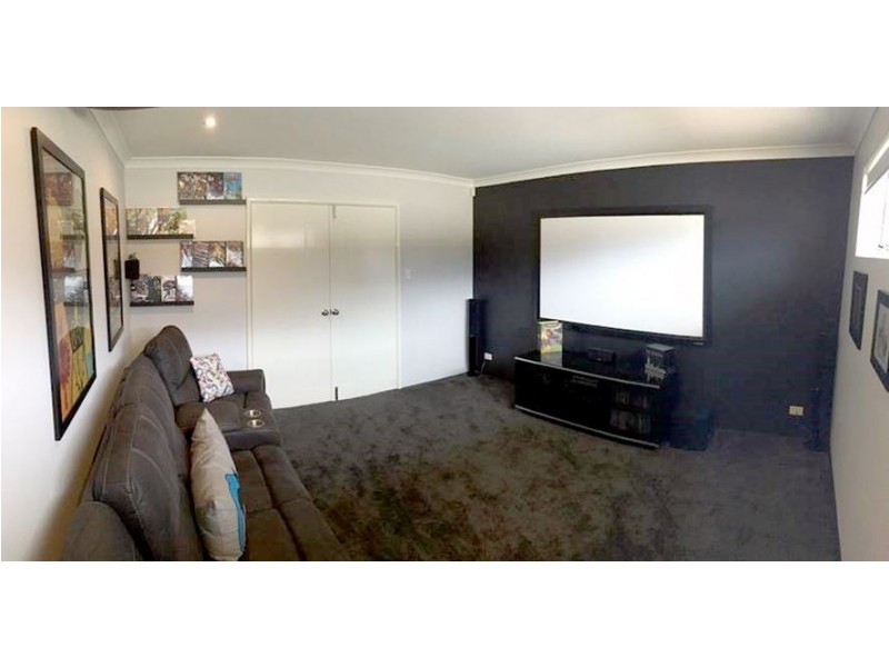 16 Chalice Rise, Lakelands WA 6180