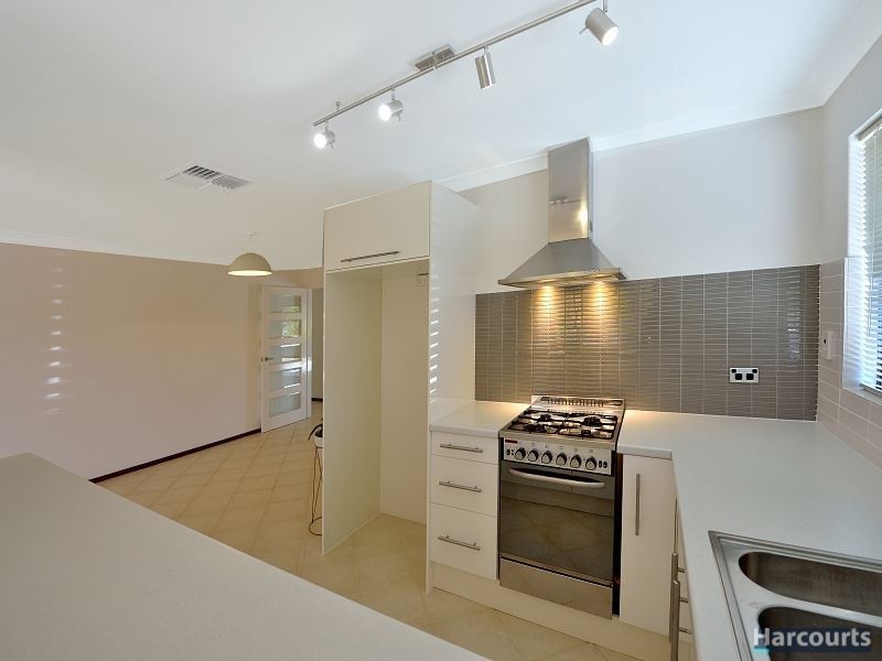 36 Portmarnock Circle, Halls Head WA 6210