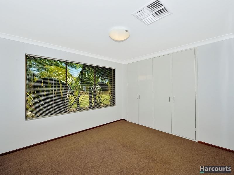 36 Portmarnock Circle, Halls Head WA 6210