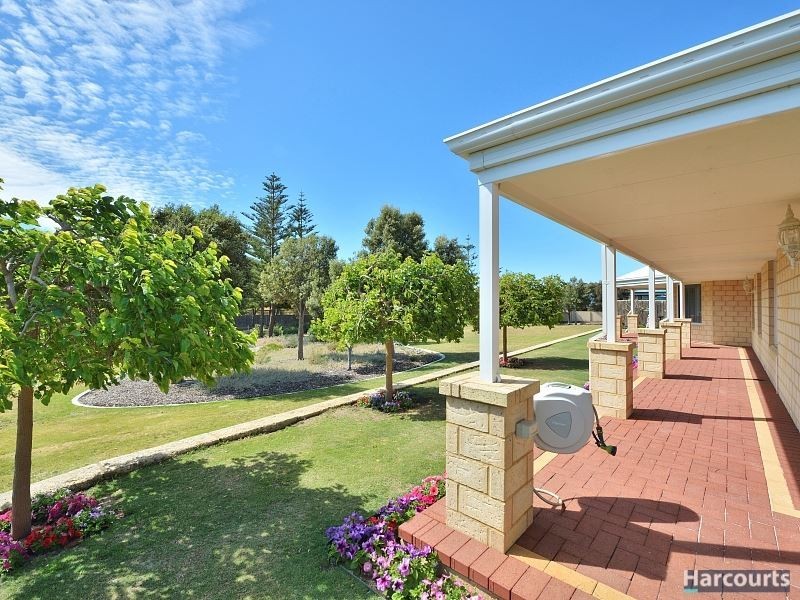 21 Daydream Plaza, Halls Head WA 6210