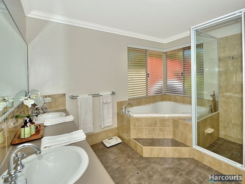 21 Daydream Plaza, Halls Head WA 6210