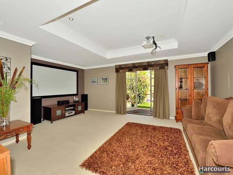 21 Daydream Plaza, Halls Head WA 6210