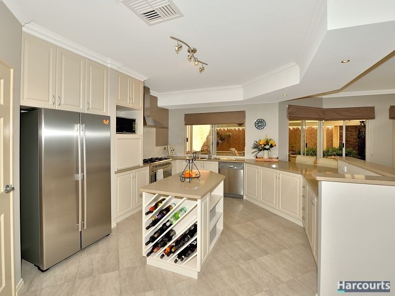 21 Daydream Plaza, Halls Head WA 6210