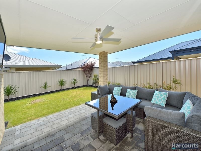 24 Longmeadow Vista, Meadow Springs WA 6210