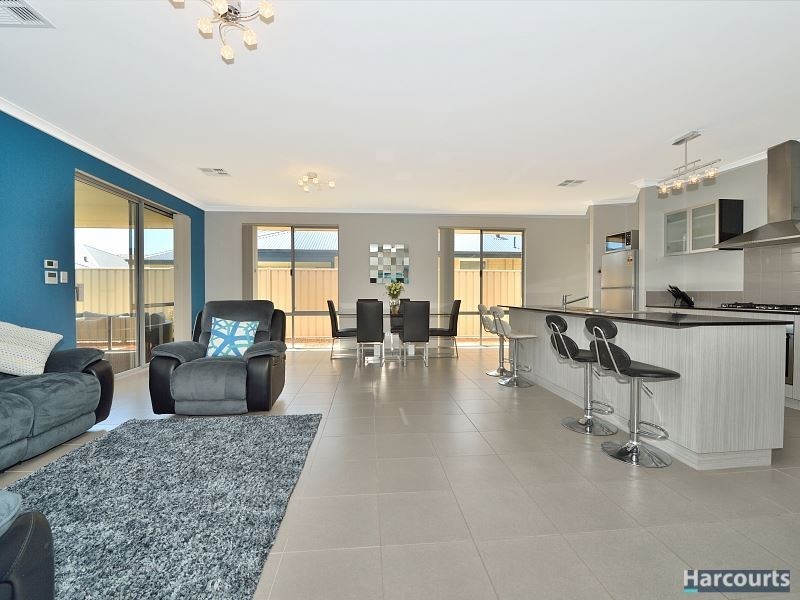 24 Longmeadow Vista, Meadow Springs WA 6210