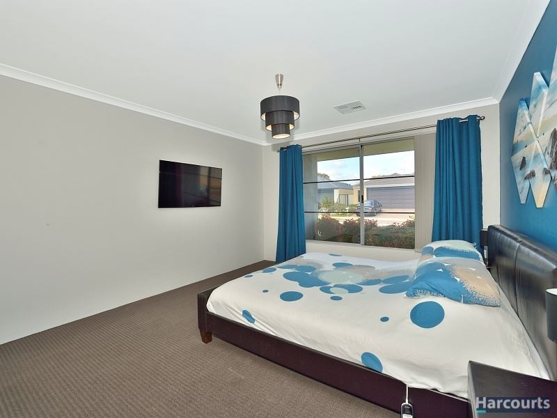 24 Longmeadow Vista, Meadow Springs WA 6210