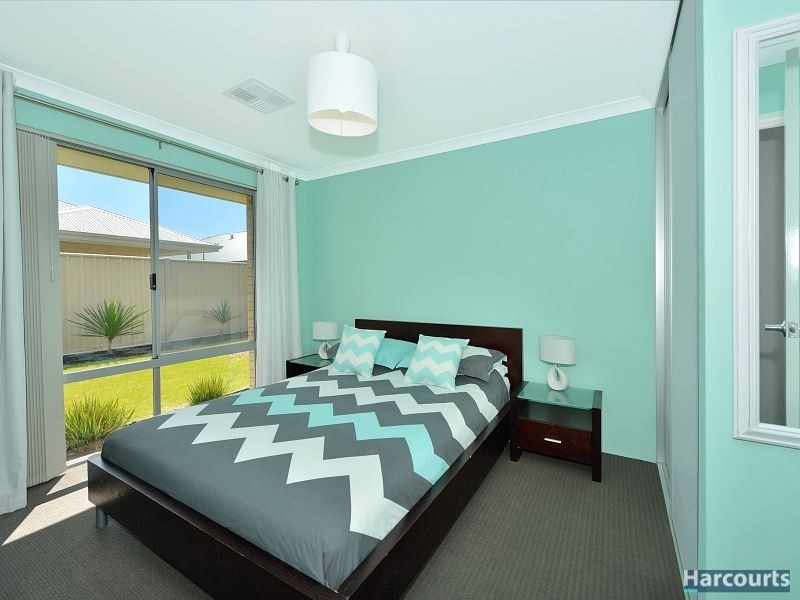 24 Longmeadow Vista, Meadow Springs WA 6210