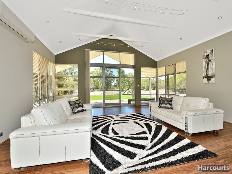 25 Empress Court, Barragup WA 6209