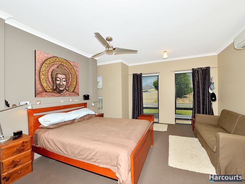 315 Peelwood Parade, Halls Head WA 6210